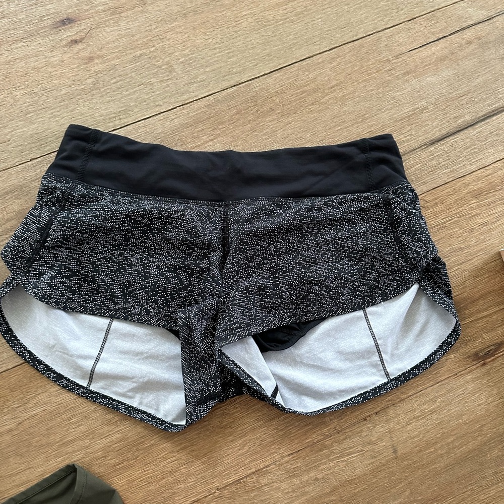 Lululemon Women's Black and Gray Athletic Shorts